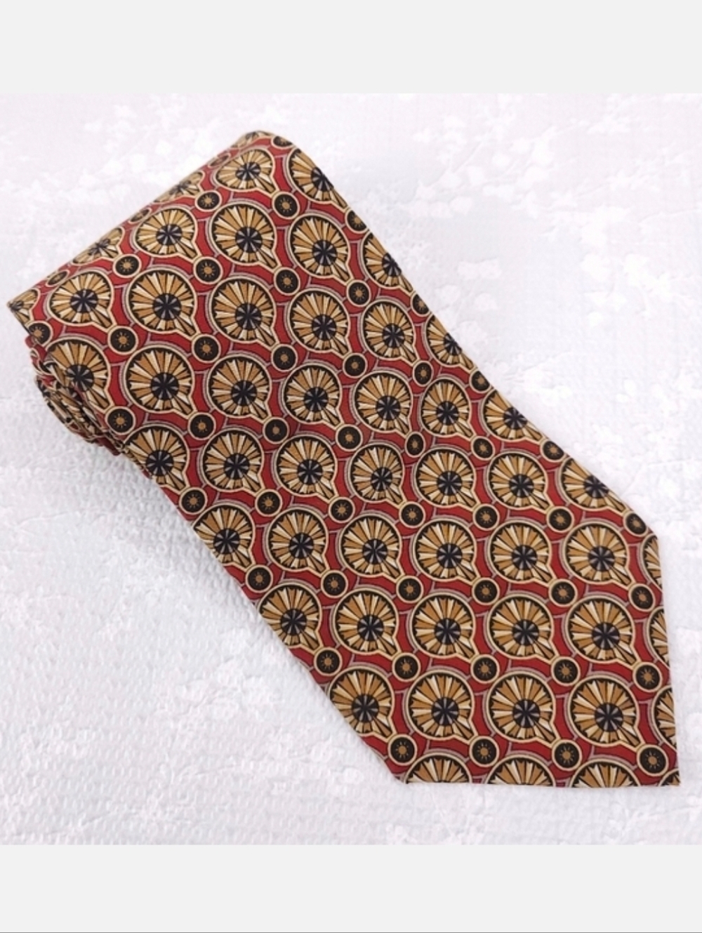 Metropolitan Museum of Art Silk Tie Geometric Medallion 57" x 4" NEW